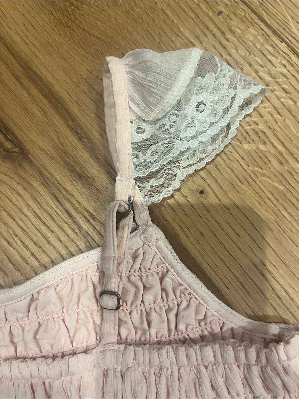 Abercrombie kids smocked top with lace flutter sleeve - girls size 9/10 - Picture 4 of 5